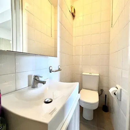 Almyra House Protarász